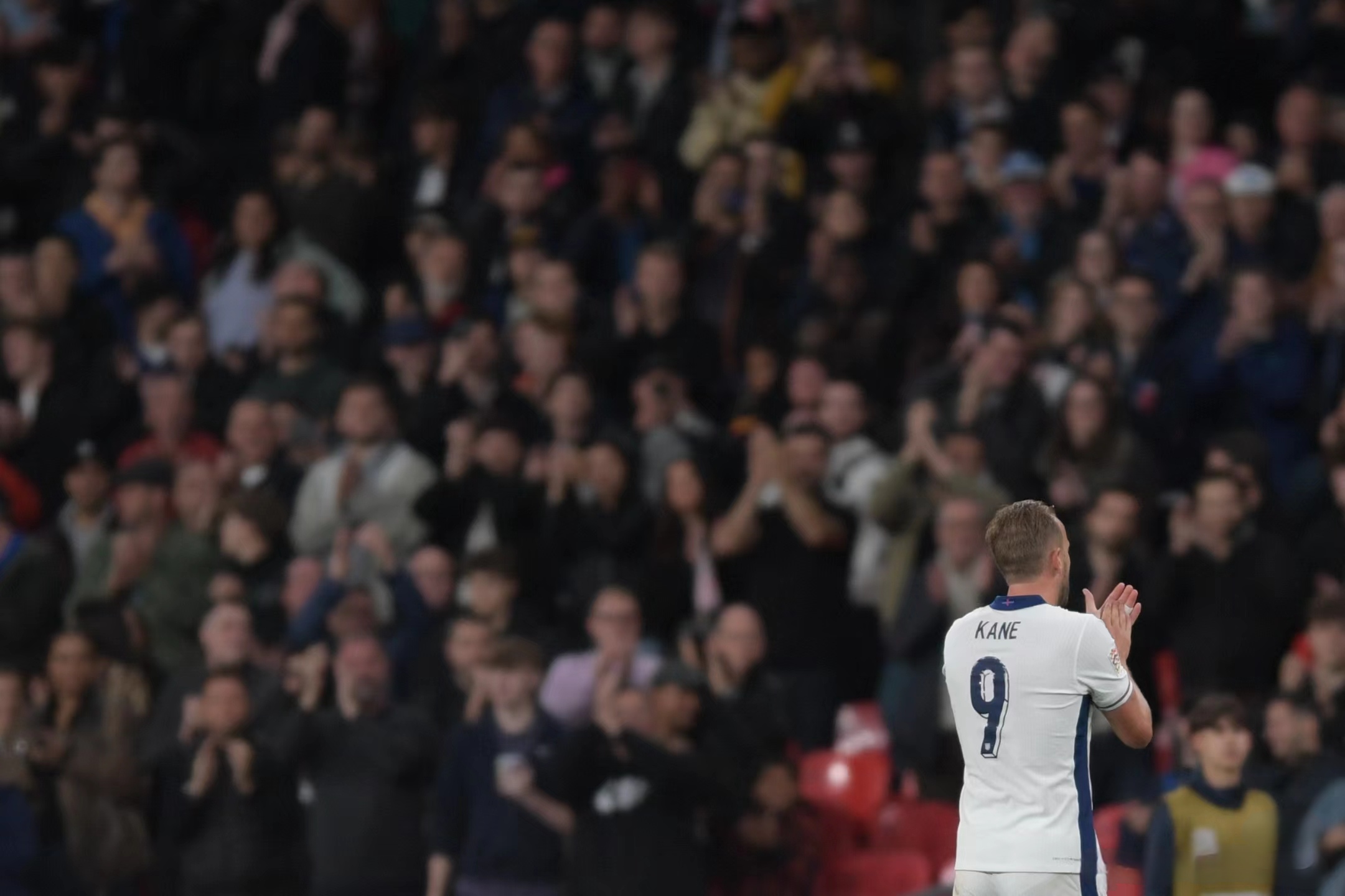 海星直播- 体育晚报利物浦宣布明年签约凯塔 骑士老板终止球 